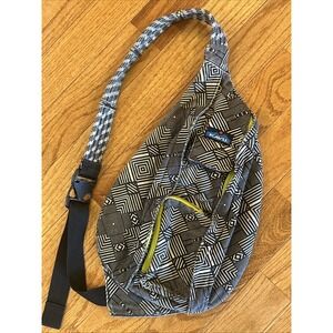 Kavu Rope Sling Crossbody Black White Diamond Geometric Hiking‎ School Work Gym